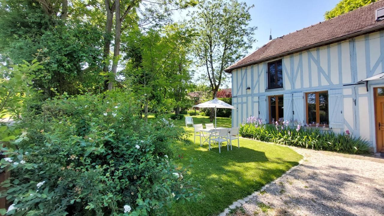 Готель Domaine Du Carouge Lirey Екстер'єр фото